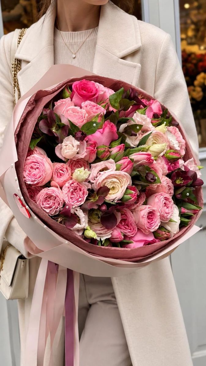 Dejvice Roses — order with delivery in Prague. Price €324