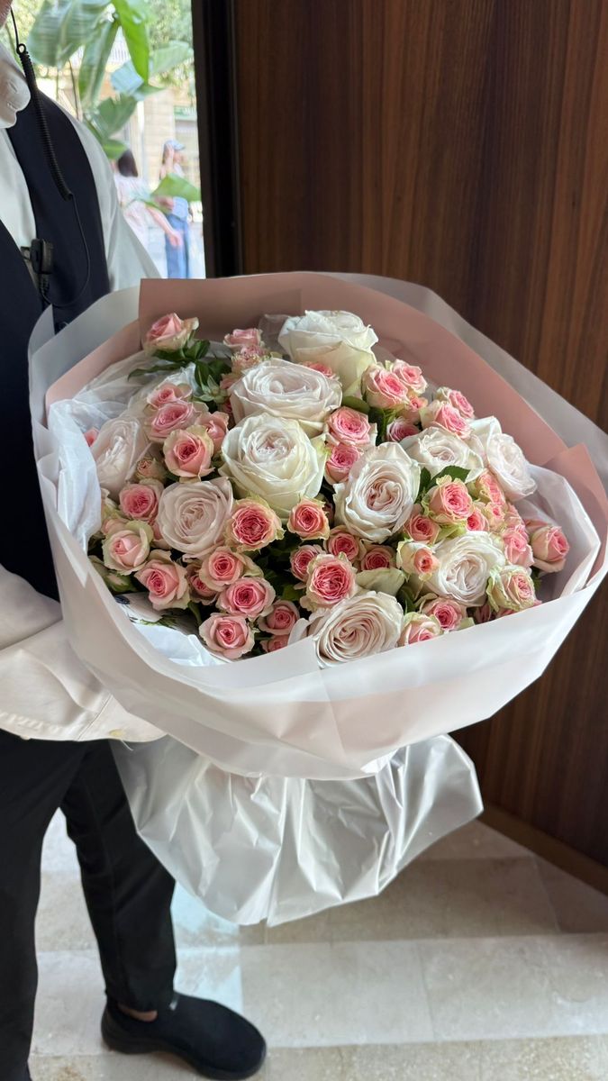 Pink Roses — order with delivery in Barcelona. Price €122