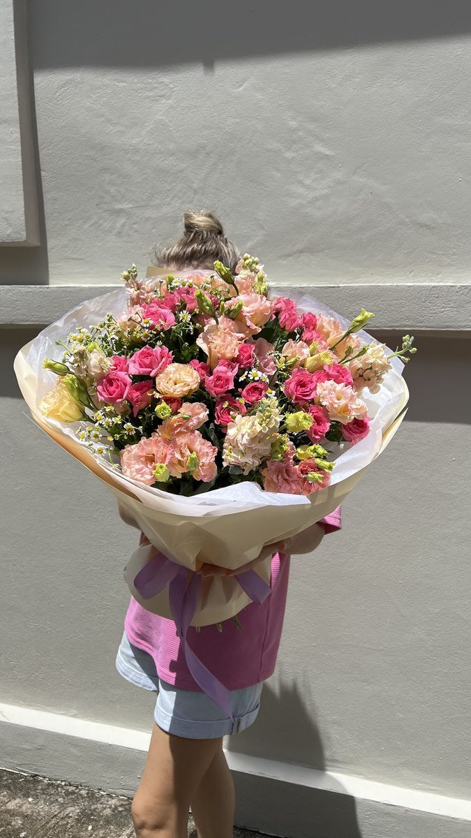 Flower Delivery in Antalya — A Guide to Districts, Hotels and Seasonal Bouquets