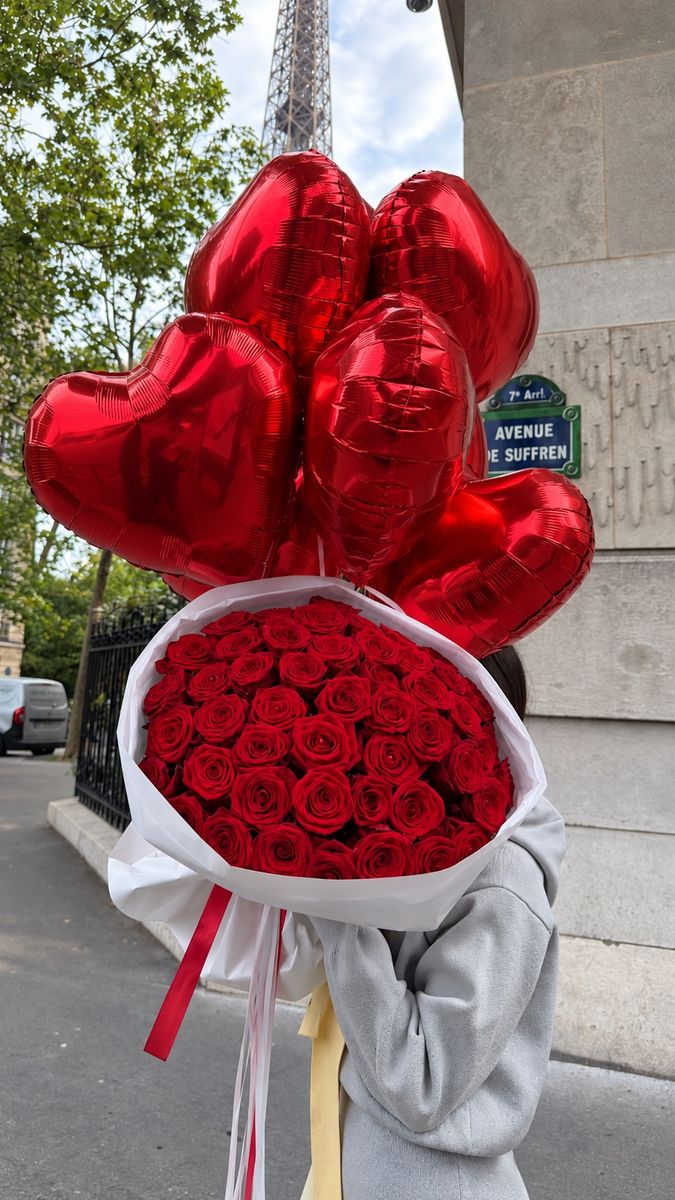 51 Роза и Сердца — купить с доставкой в Касабланке. Цена €500