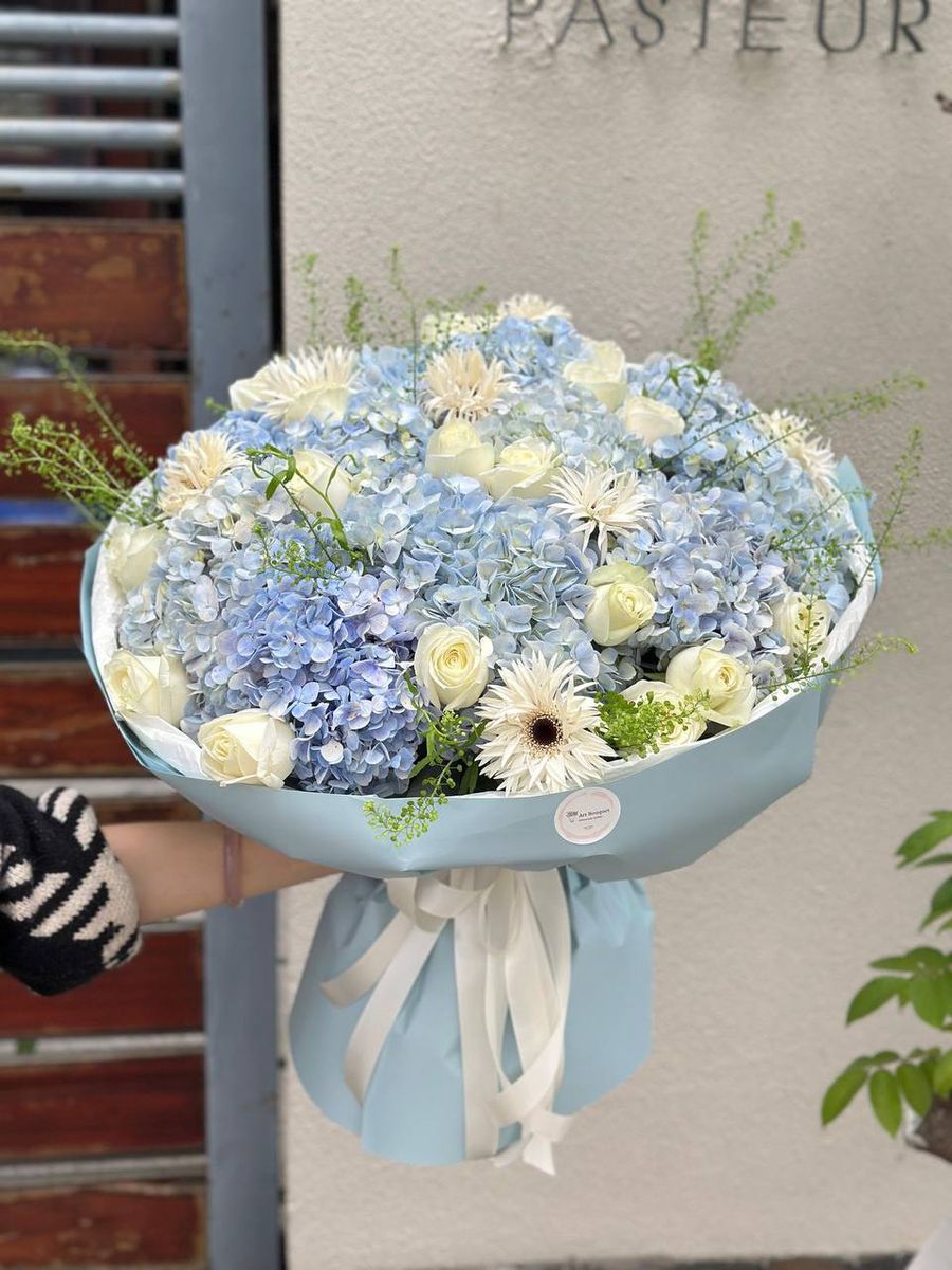 Lilac Breeze — order with delivery in Da Nang. Price $137