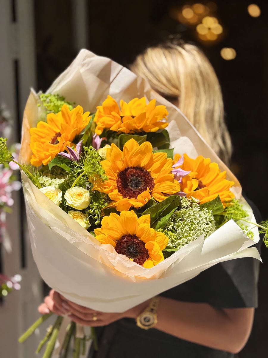 Letná Sunflowers — order with delivery in Prague. Price €126