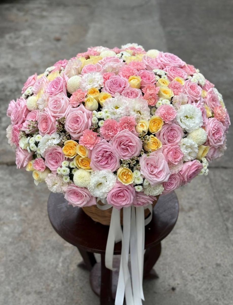 A Hundred Scarlet Roses — order with delivery in Hanoi. Price $373