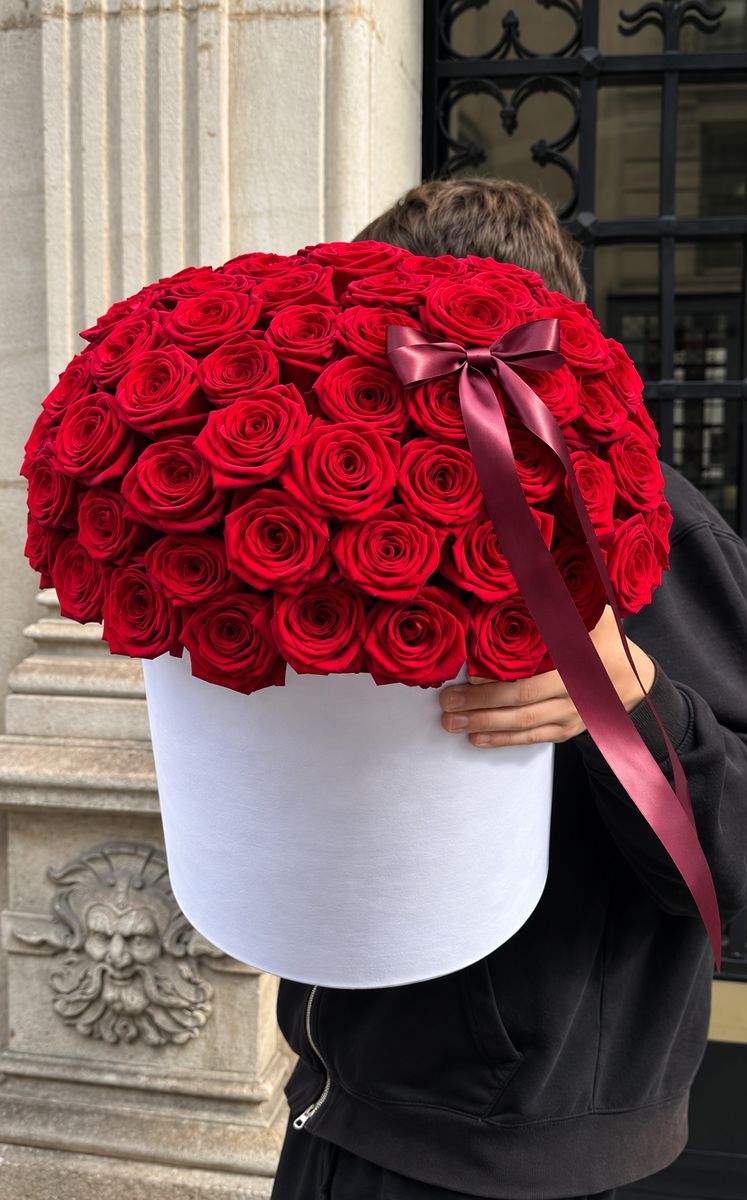 101 Porto Roses — order with delivery in Porto. Price €760