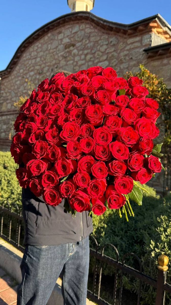 101 Roses — order with delivery in Istanbul. Price $707