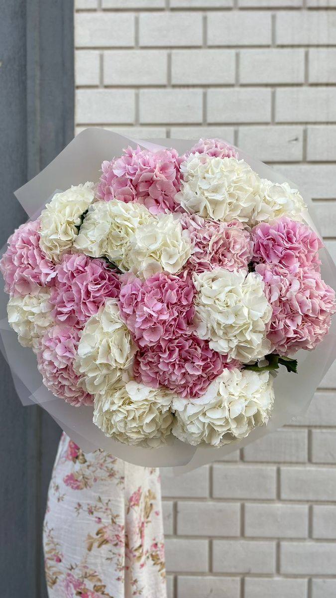 Crown of Luxury — order with delivery in Istanbul. Price $594